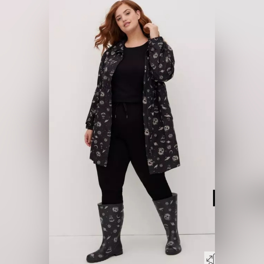 TORRID Rainjacket Disney Villains Poison Apple Black. Size: 5.